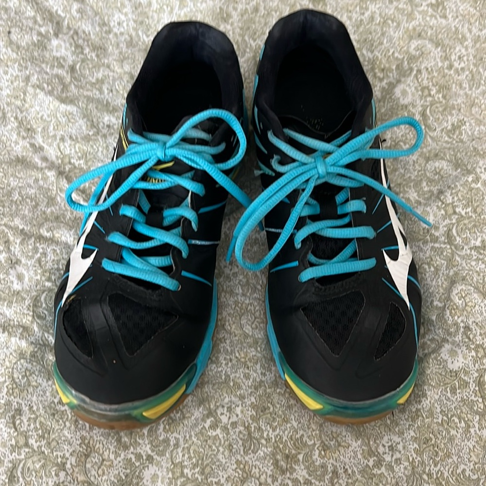 Mizuno women’s volleyball shoes. Size 8.5. Used for one season.